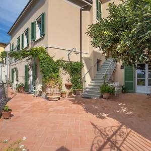 https://al-castello-di-lari-bb.it-tuscanyhotel.com